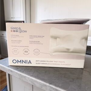 Sleep & Glow Omnia Anti-Aging Pillow + Silk Pillow case